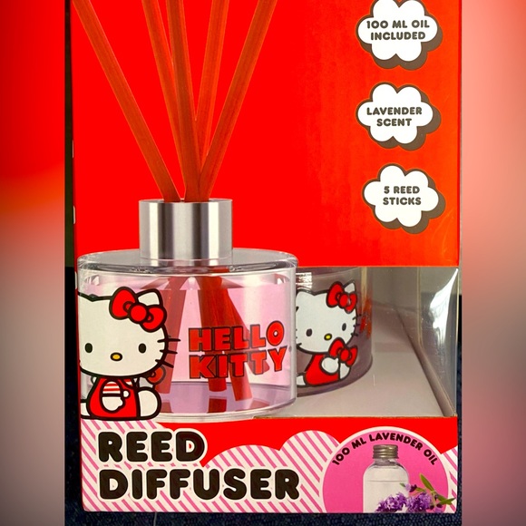 🎀{HELLO KITTY} Reed Diffuser! - Picture 3 of 4